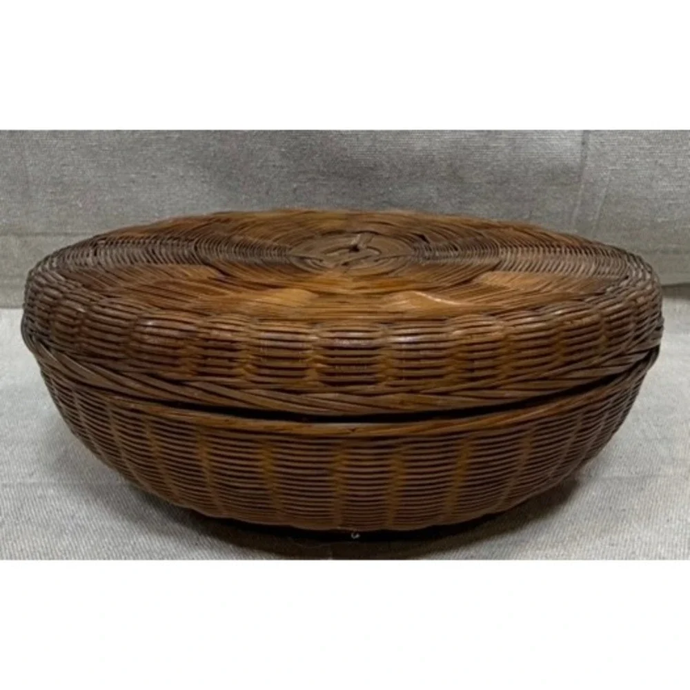 Vintage Round Wicker Basket with Lid Dark Brown Woven Storage Bowl 10x3.5 Rustic